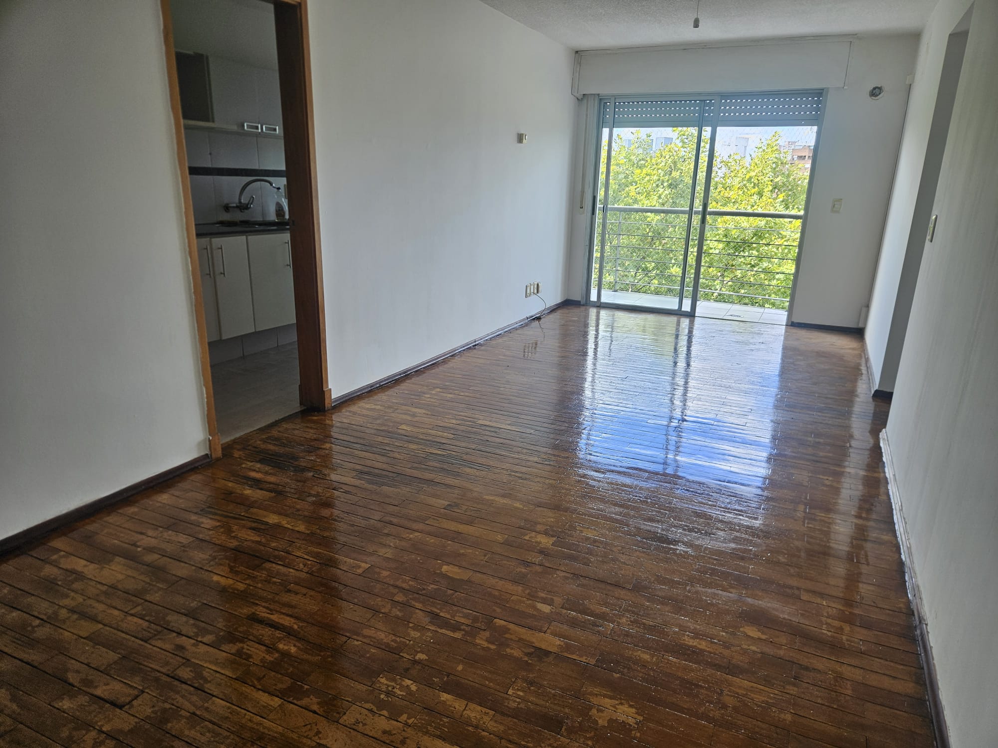 Apartamento en zona Aguada 2 dormitorios, garage, barbacoa